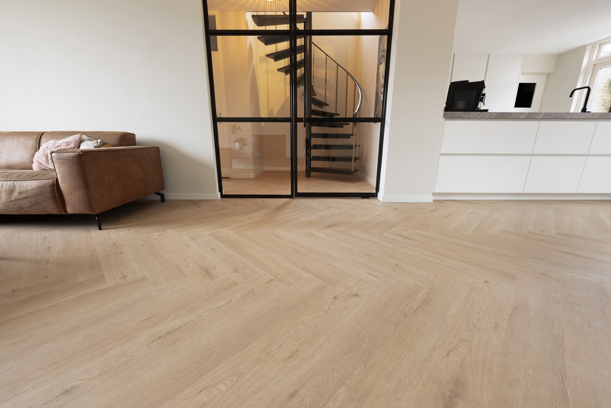 Floer Walvisgraat Click PVC – Gaia Grijsbeige - Afbeelding 3